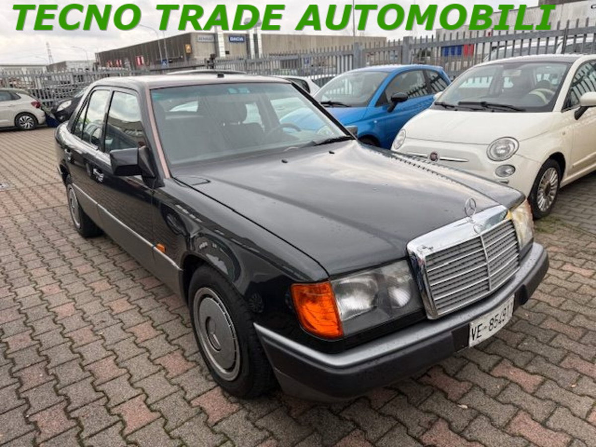 Mercedes-Benz 200 200 E (2)
