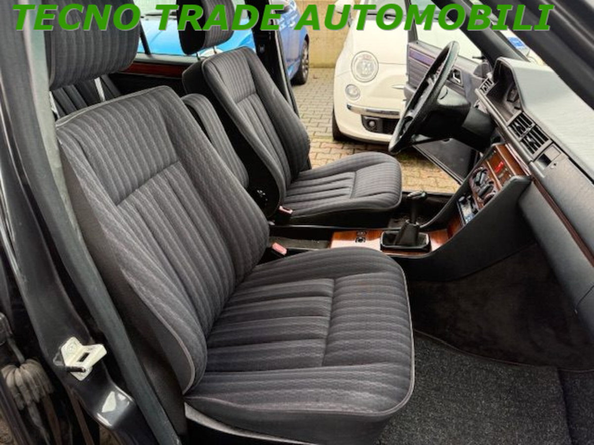 Mercedes-Benz 200 200 E (5)