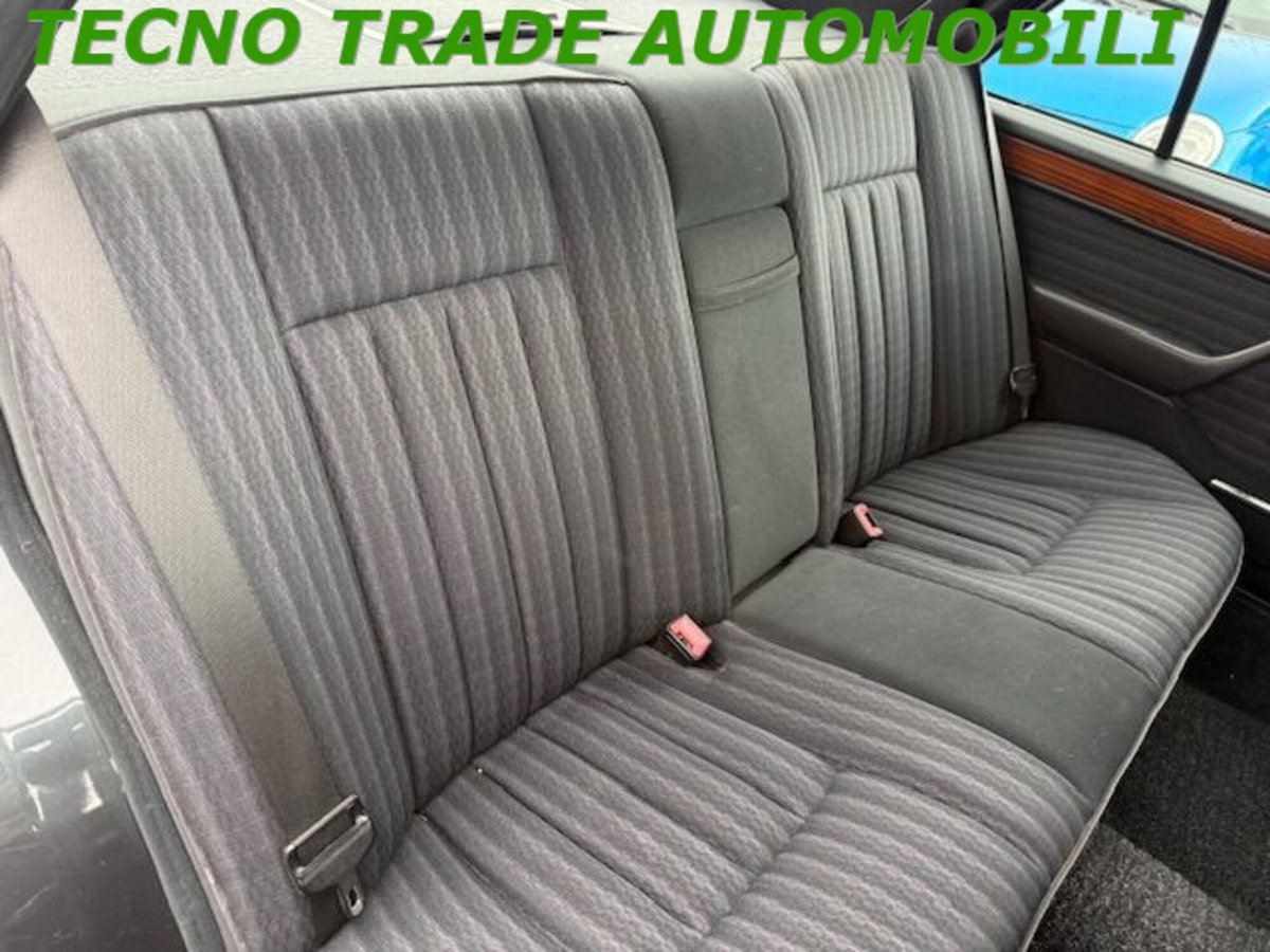 Mercedes-Benz 200 200 E (7)