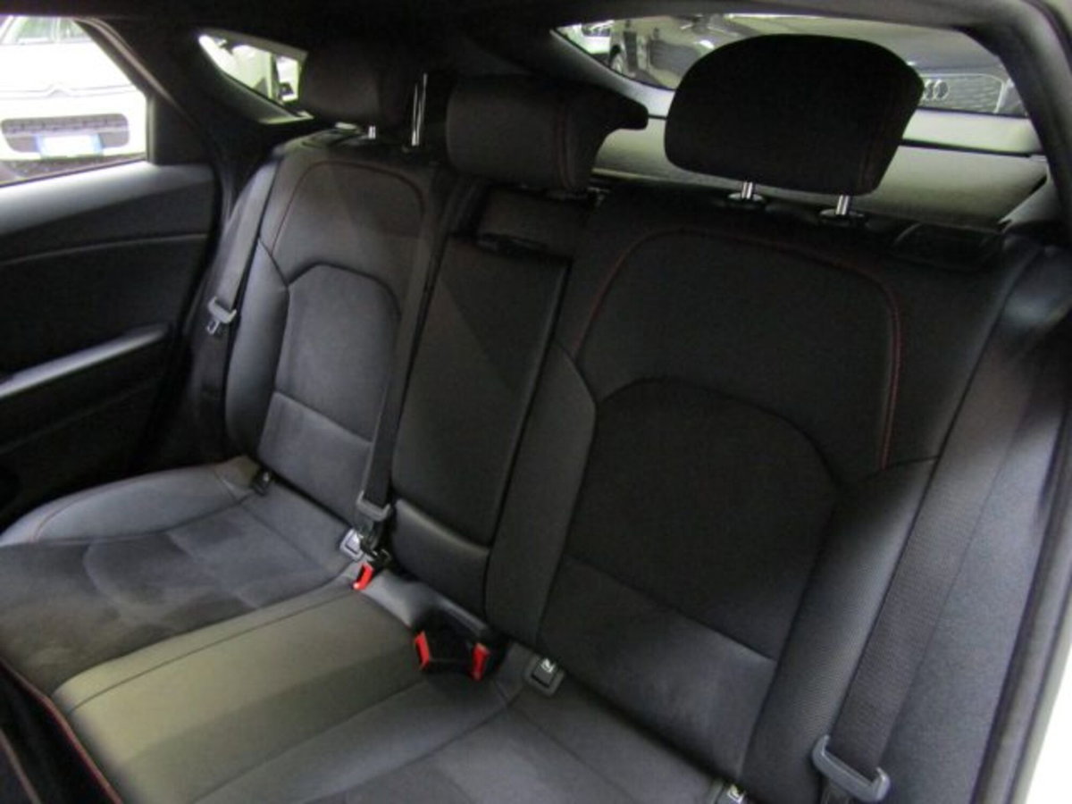Kia Ceed 1.6 t-gdi GT 204cv dct (12)