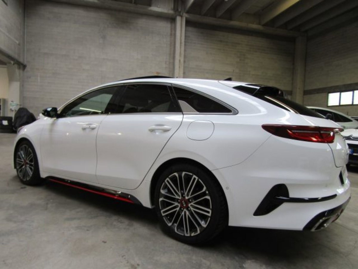 Kia Ceed 1.6 t-gdi GT 204cv dct (7)