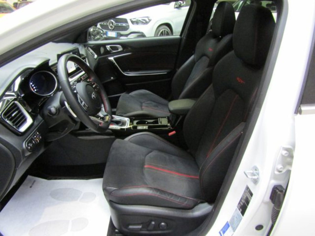 Kia Ceed 1.6 t-gdi GT 204cv dct (8)