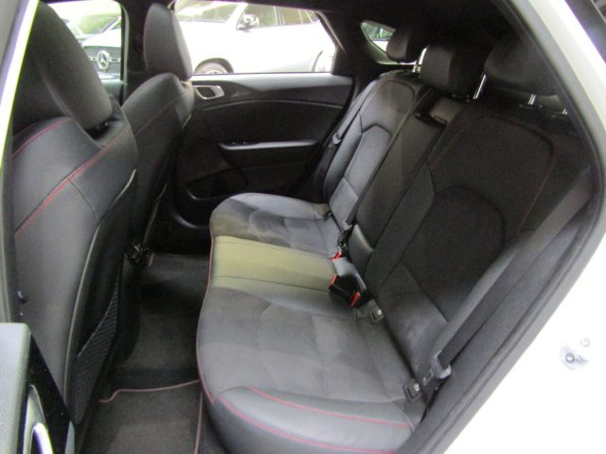 Kia ProCeed 1.6 T-GDI DCT GT (11)