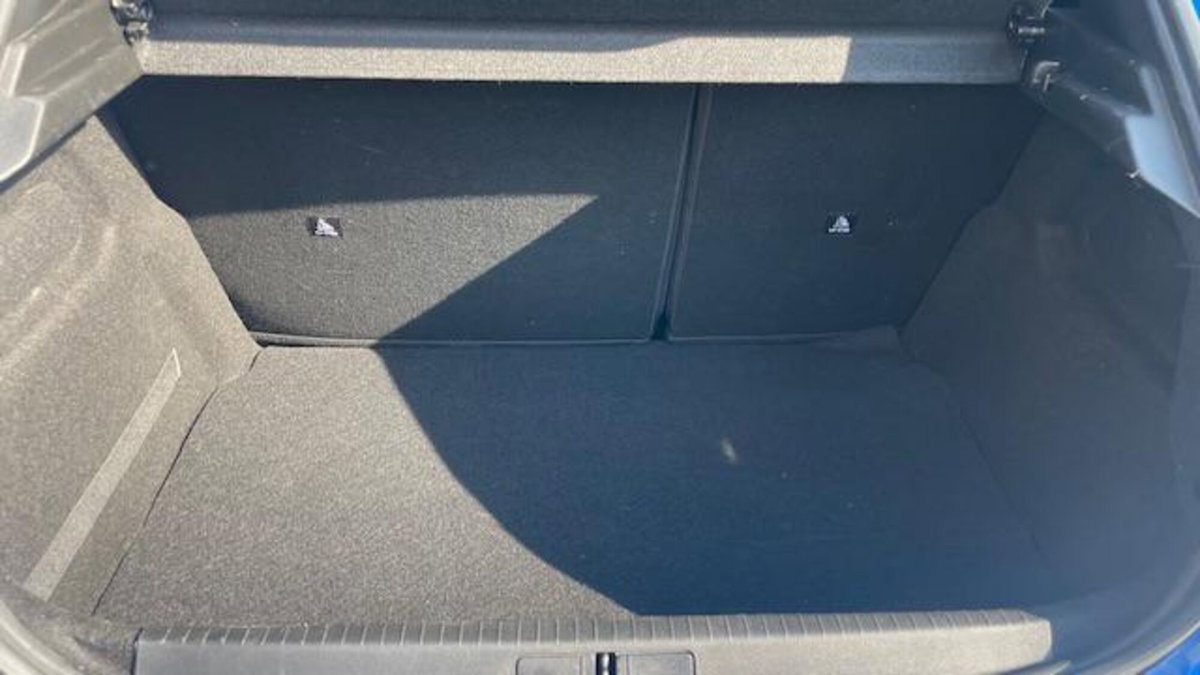 Peugeot 208 1.2 puretech Active s&s 100cv (10)