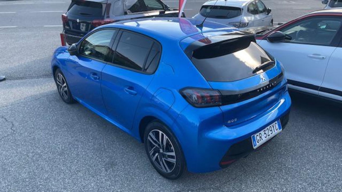 Peugeot 208 1.2 puretech Active s&s 100cv (4)
