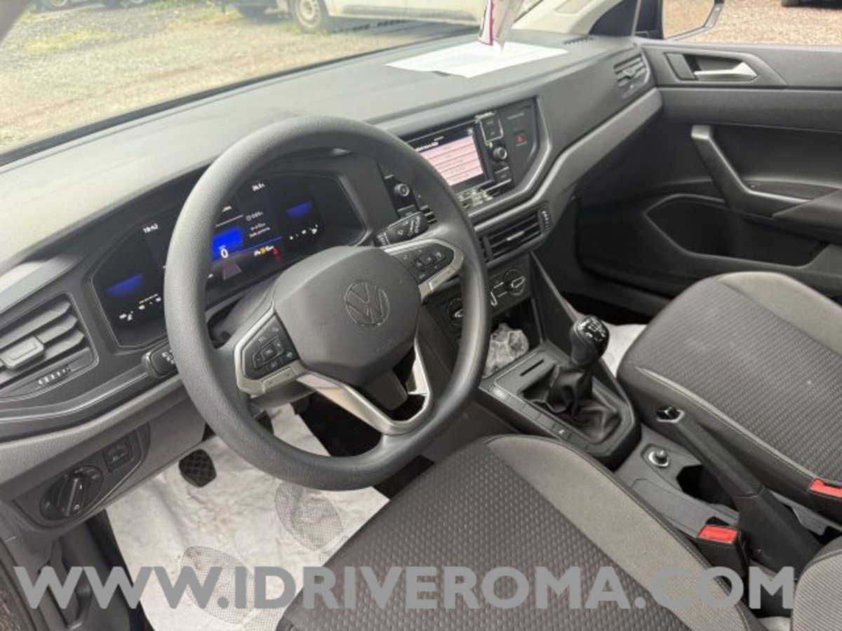 Volkswagen Polo 1.0 Edition 80cv (9)