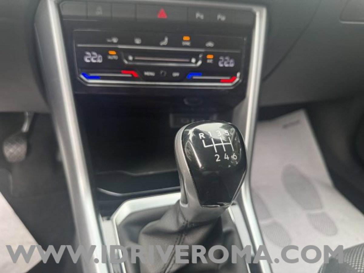 Volkswagen T-Roc 1.0 tsi Edition 110cv (17)