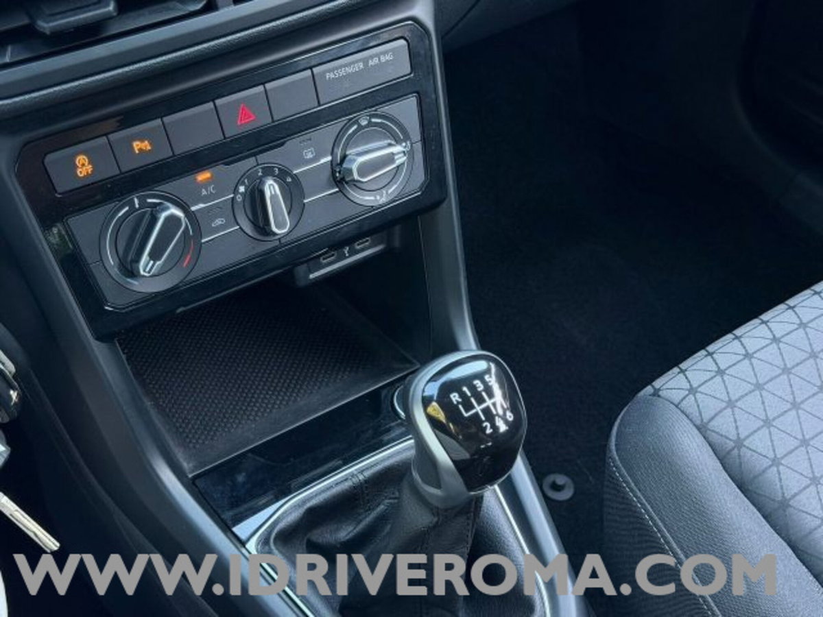 Volkswagen T-Cross 1.0 TSI 110 CV DSG Style (14)