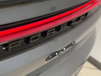 Porsche Cayenne Coupé 3.0 e-hybrid Black Edition tiptronic (9)