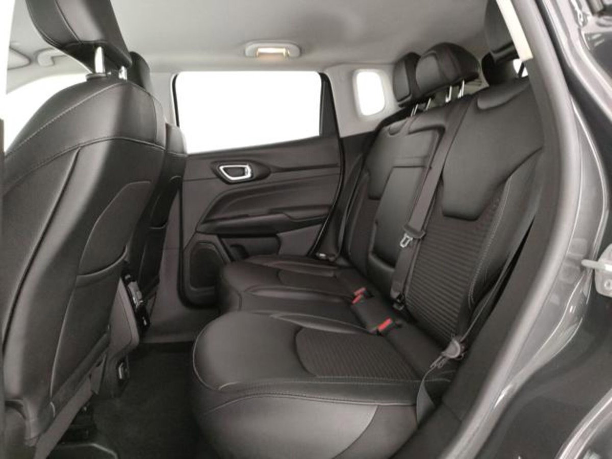 Jeep Compass 1.6 Multijet II 2WD Limited (17)