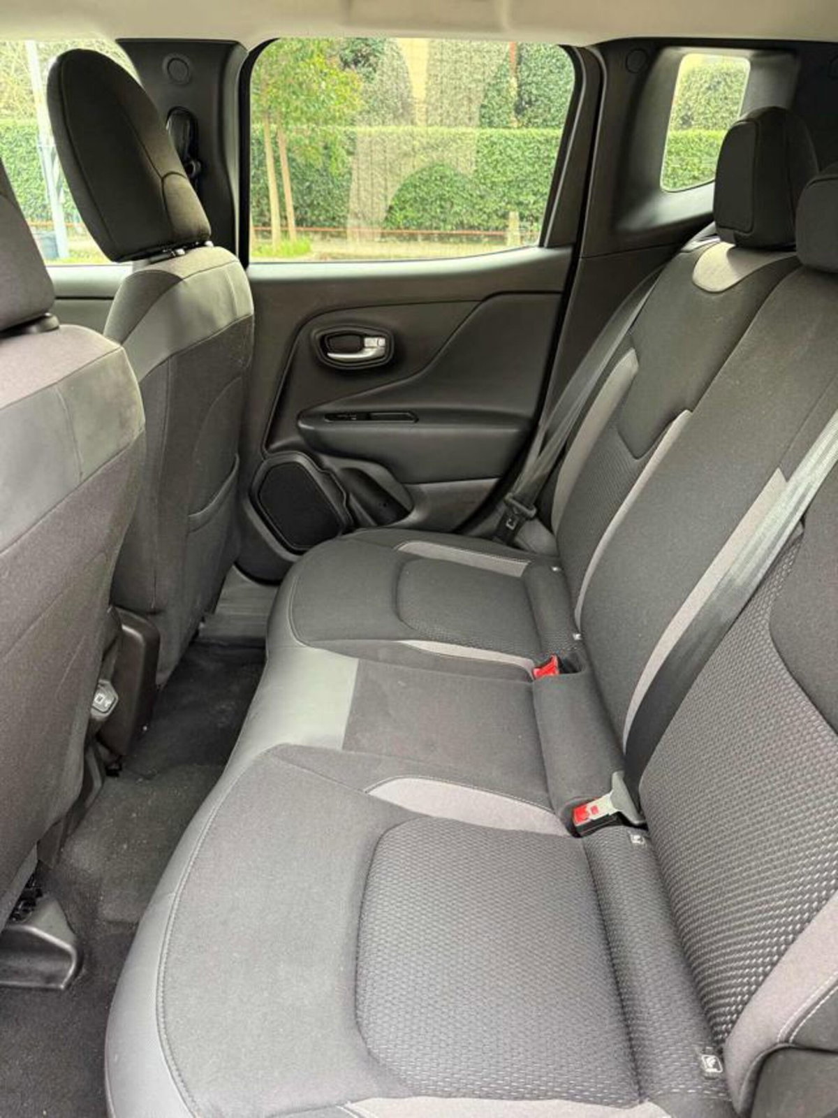 Jeep Renegade 1.6 Mjt 130 CV Limited (10)