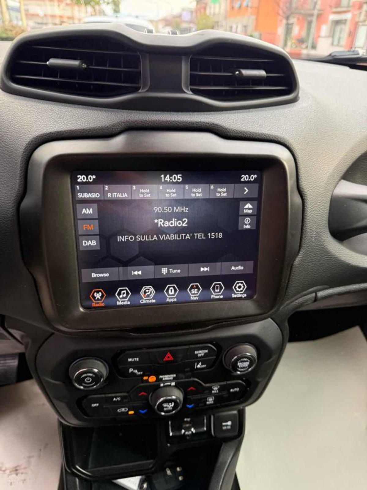 Jeep Renegade 1.6 Mjt 130 CV Limited (8)