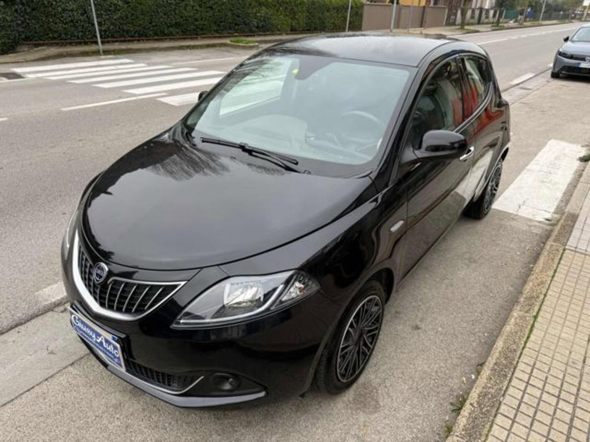 Lancia Ypsilon 1.0 FireFly 5 porte S&S Hybrid Gold Plus