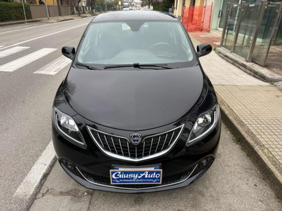 Lancia Ypsilon 1.0 FireFly 5 porte S&S Hybrid Gold Plus (2)