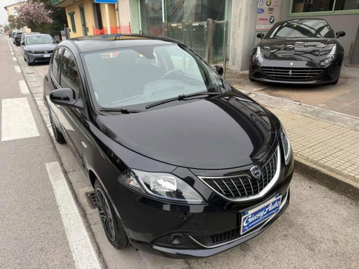 Lancia Ypsilon 1.0 FireFly 5 porte S&S Hybrid Gold Plus (3)