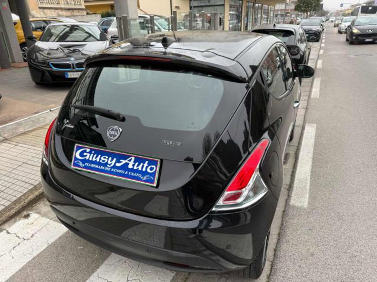 Lancia Ypsilon 1.0 FireFly 5 porte S&S Hybrid Gold Plus (6)