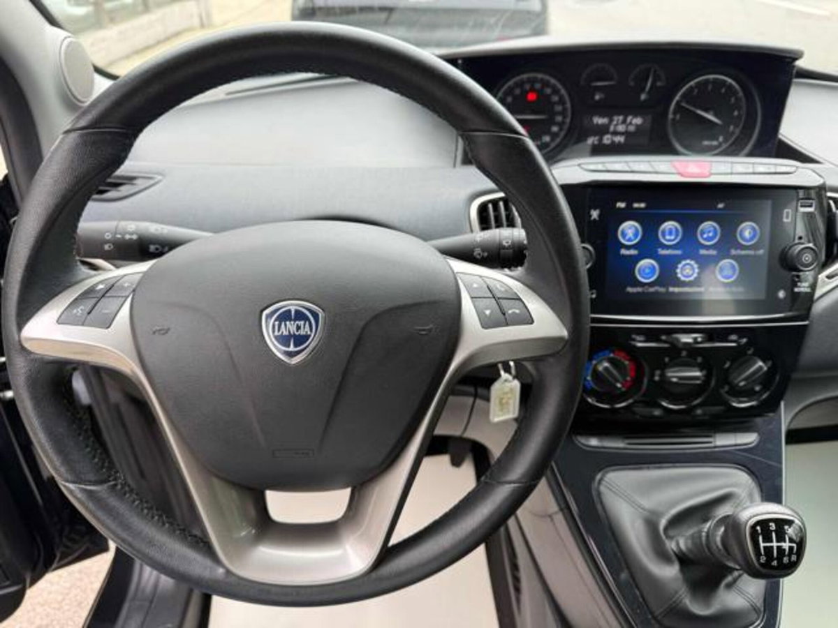 Lancia Ypsilon 1.0 FireFly 5 porte S&S Hybrid Gold Plus (8)