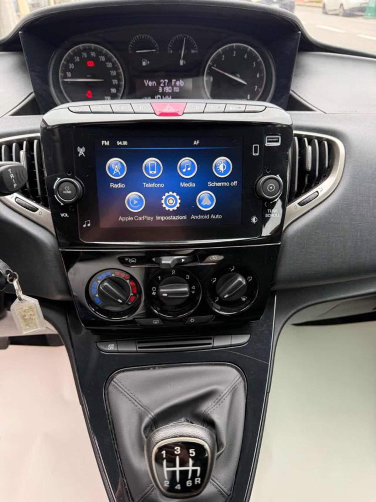 Lancia Ypsilon 1.0 FireFly 5 porte S&S Hybrid Gold Plus (9)