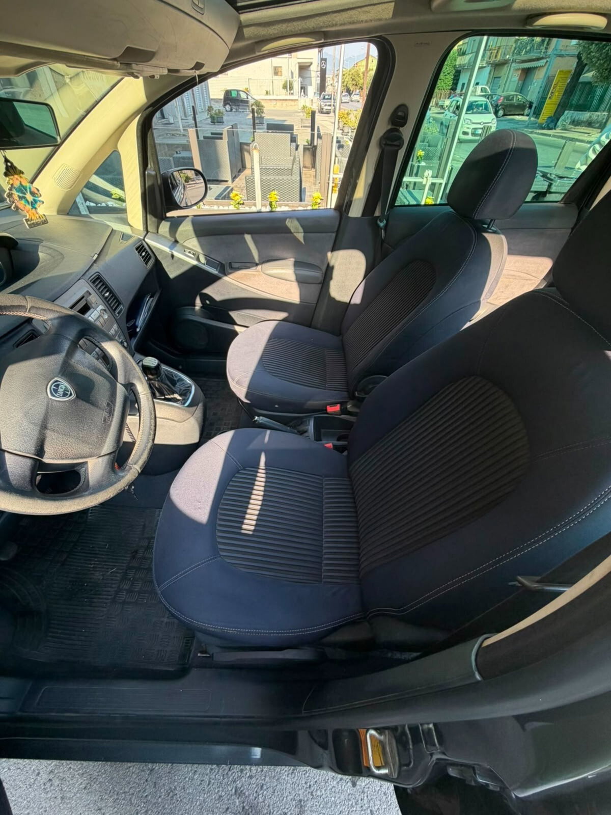 Lancia Musa 1.3 Mjt 95 CV DFN Gold (10)