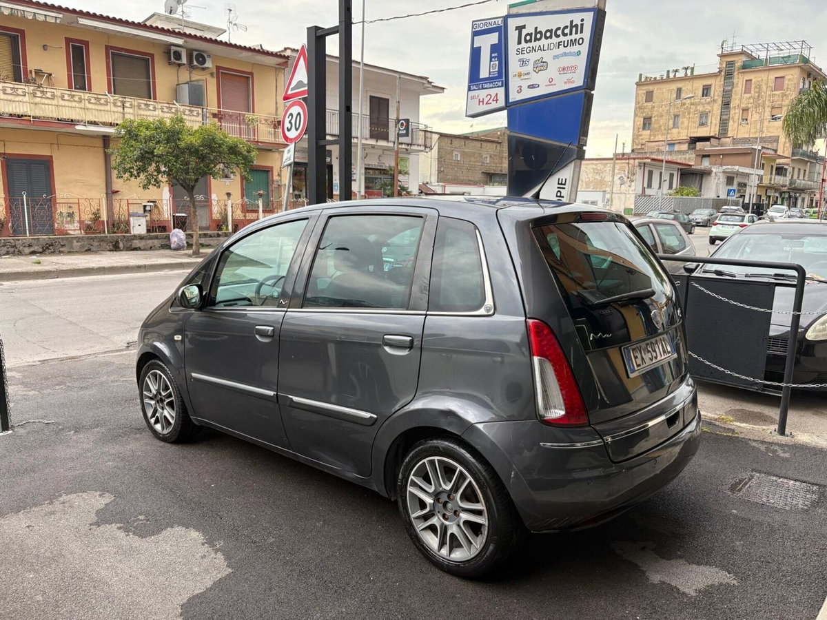 Lancia Musa 1.3 Mjt 95 CV DFN Gold (3)