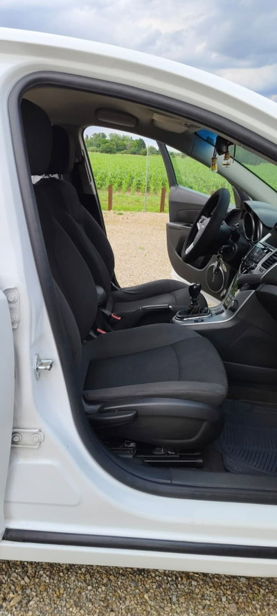 Chevrolet Cruze 1.8 5 porte LT GPL (19)
