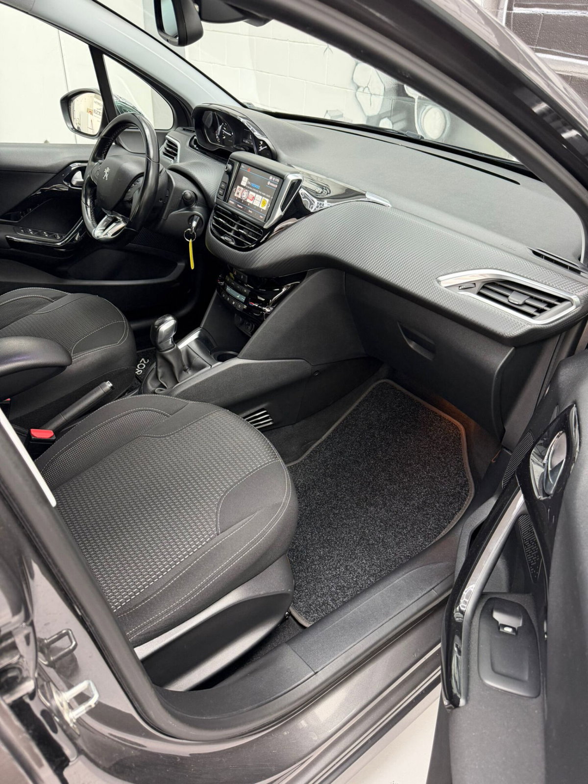 Peugeot 208 75 5 porte Allure (7)
