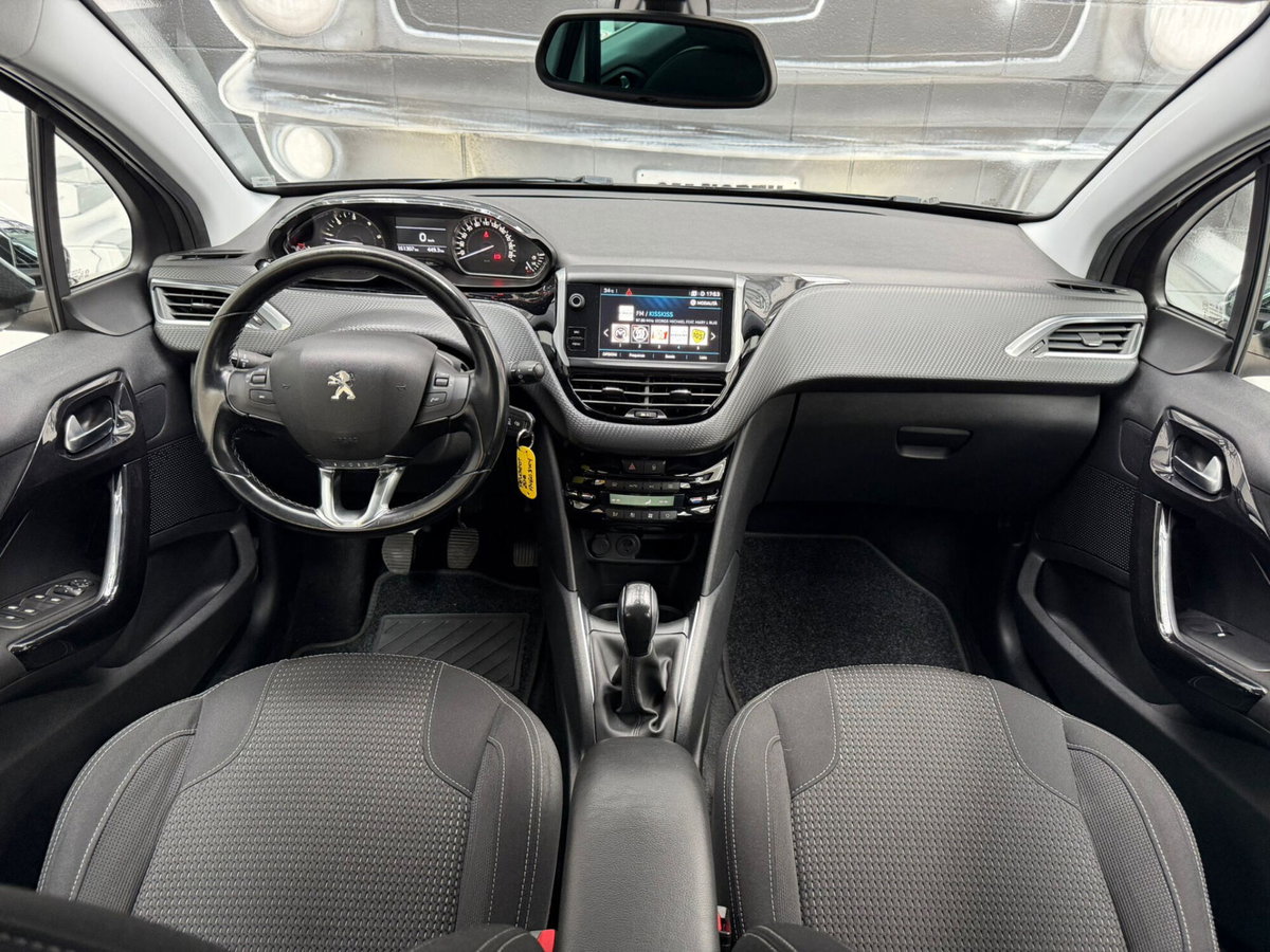 Peugeot 208 75 5 porte Allure (8)