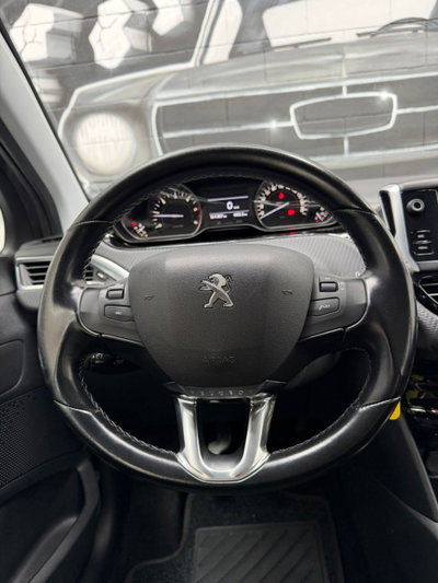 Peugeot 208 75 5 porte Allure (9)