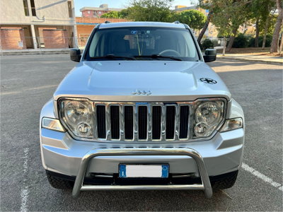Jeep Cherokee 2.8 CRD DPF Limited Auto (2)