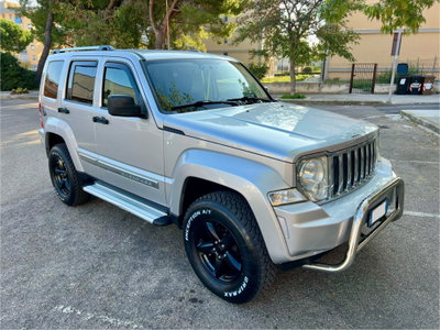 Jeep Cherokee 2.8 CRD DPF Limited Auto (3)