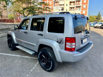 Jeep Cherokee 2.8 CRD DPF Limited Auto (6)