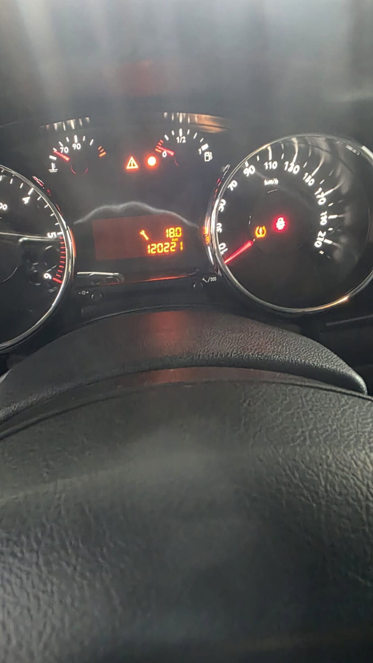 Peugeot 3008 1.6 HDi 115CV Active (15)