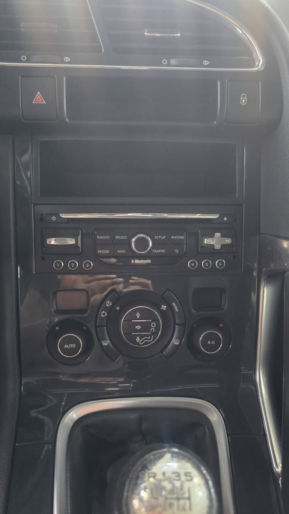 Peugeot 3008 1.6 HDi 115CV Active (16)