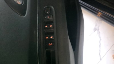 Peugeot 3008 1.6 HDi 115CV Active (20)
