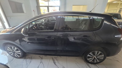 Peugeot 3008 1.6 HDi 115CV Active (5)