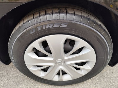 Renault Clio 1.5 dCi 75CV 3 porte Confort (12)
