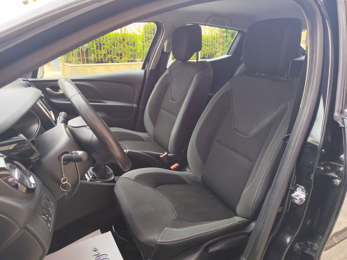 Renault Clio 1.5 dCi 75CV 3 porte Confort (14)