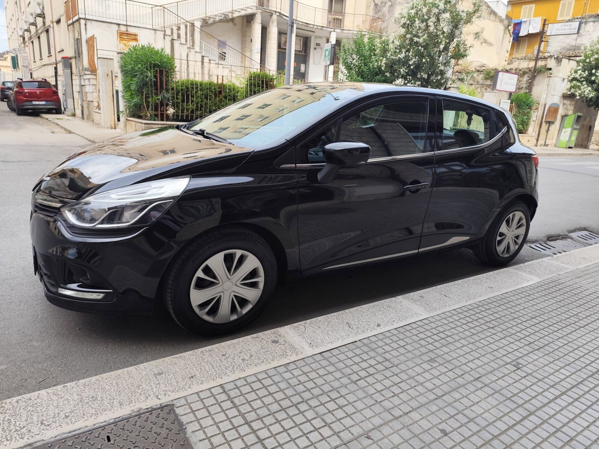 Renault Clio 1.5 dCi 75CV 3 porte Confort (4)