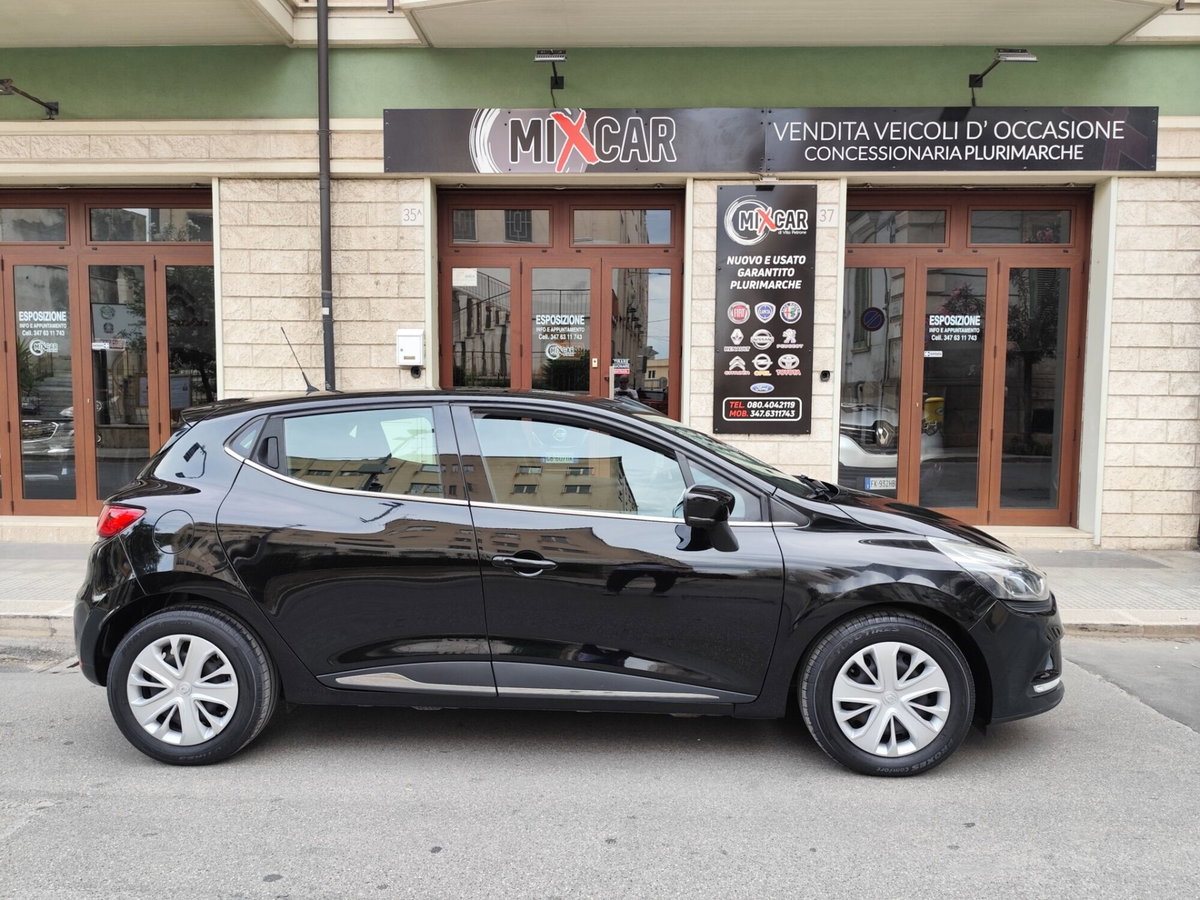 Renault Clio 1.5 dCi 75CV 3 porte Confort (8)