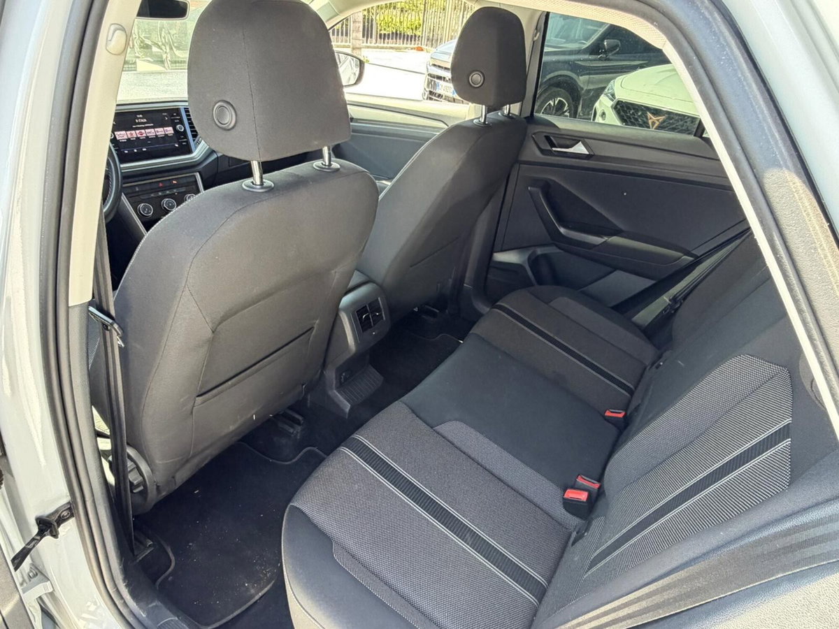 Volkswagen T-Roc 1.6 TDI SCR Style BlueMotion Technology (8)