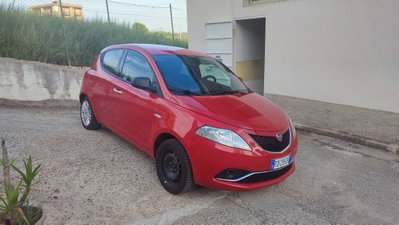 Lancia Ypsilon 1.2 69 CV 5 porte Silver usata