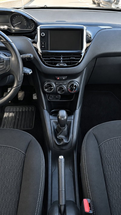 Peugeot 208 BlueHDi 100 Stop&Start 5 porte GT (10)