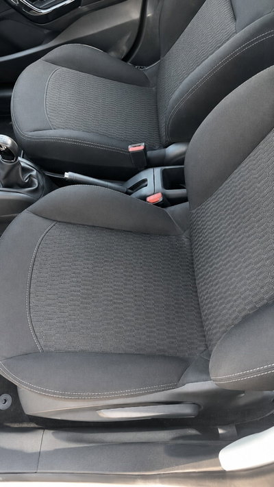 Peugeot 208 BlueHDi 100 Stop&Start 5 porte GT (12)