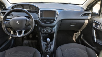 Peugeot 208 BlueHDi 100 Stop&Start 5 porte GT (14)