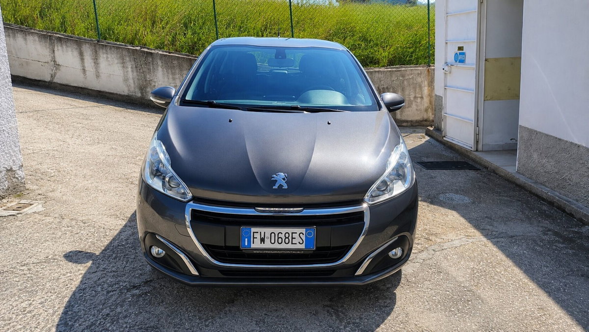 Peugeot 208 BlueHDi 100 Stop&Start 5 porte GT (3)