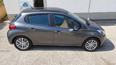 Peugeot 208 BlueHDi 100 Stop&Start 5 porte GT (4)