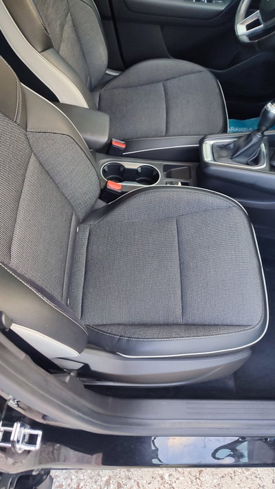 Renault Captur Blue dCi 115 CV EDC Zen (19)