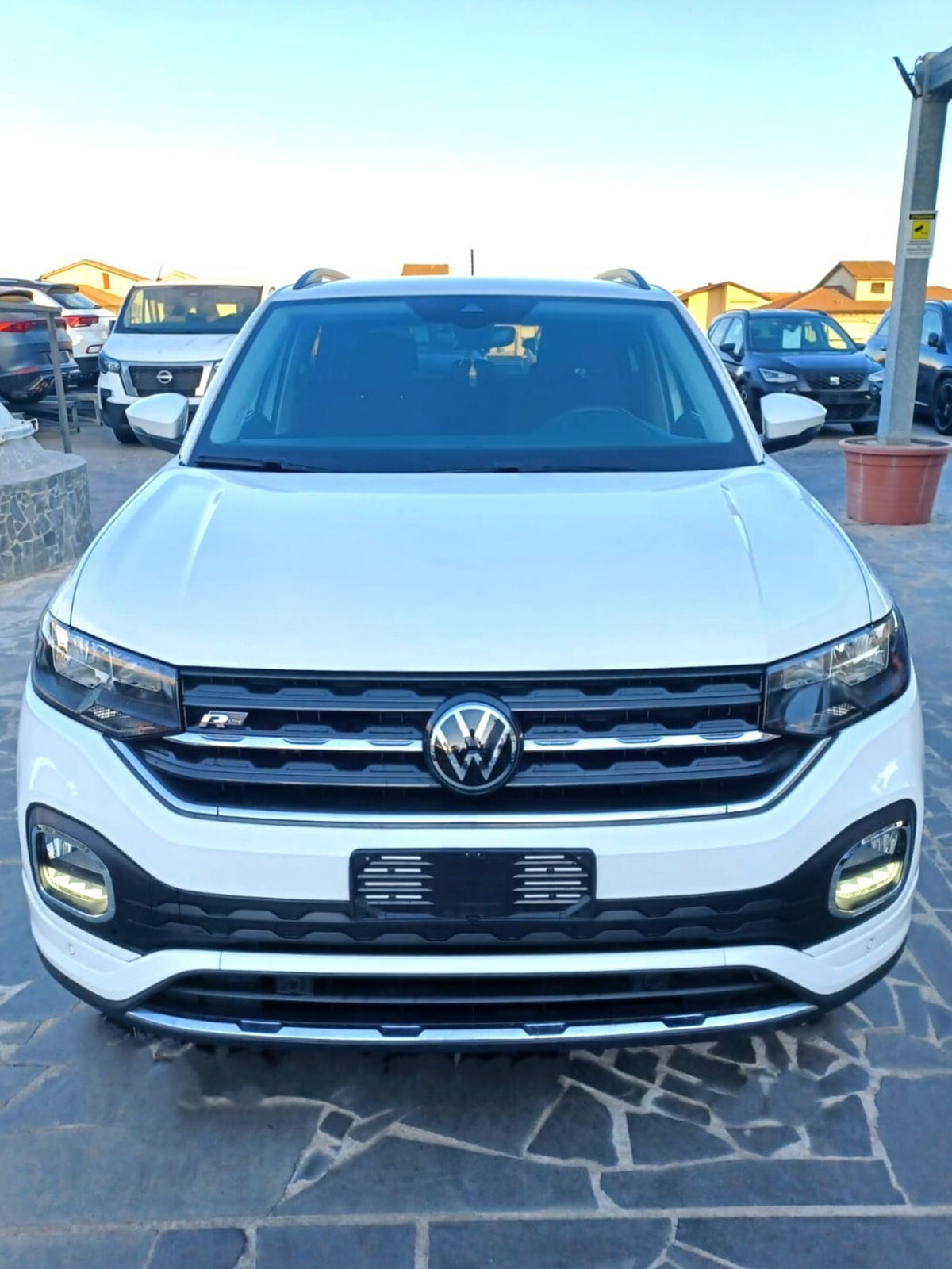 Volkswagen T-Cross 1.0 TSI 110 CV Sport (2)