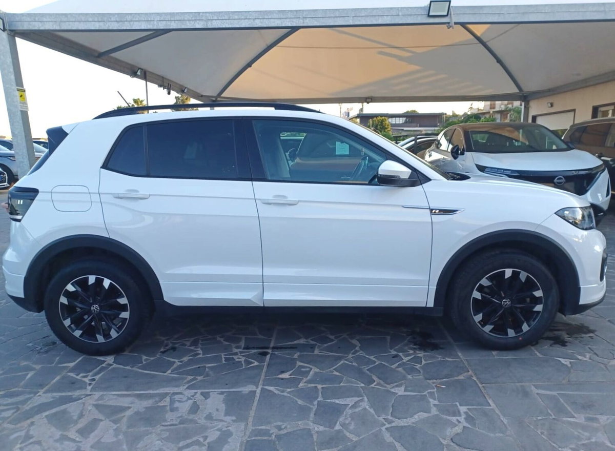 Volkswagen T-Cross 1.0 TSI 110 CV Sport (4)