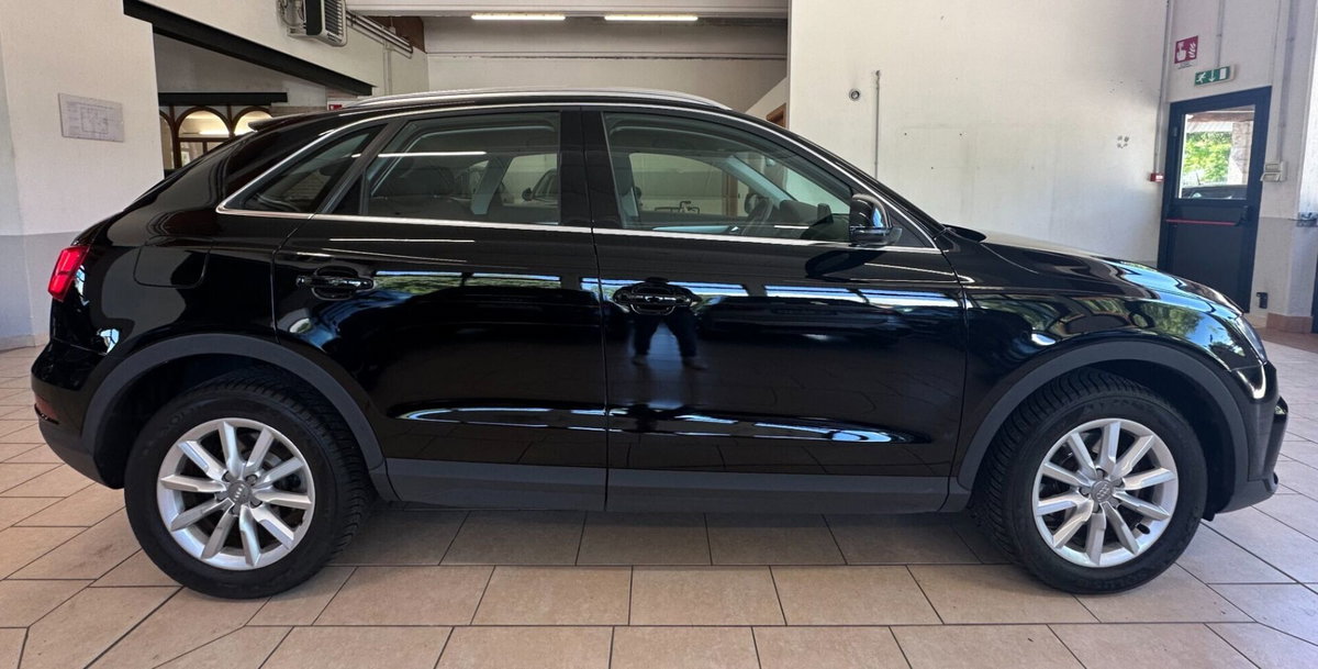 Audi Q3 2.0 TDI 120 CV Business (17)
